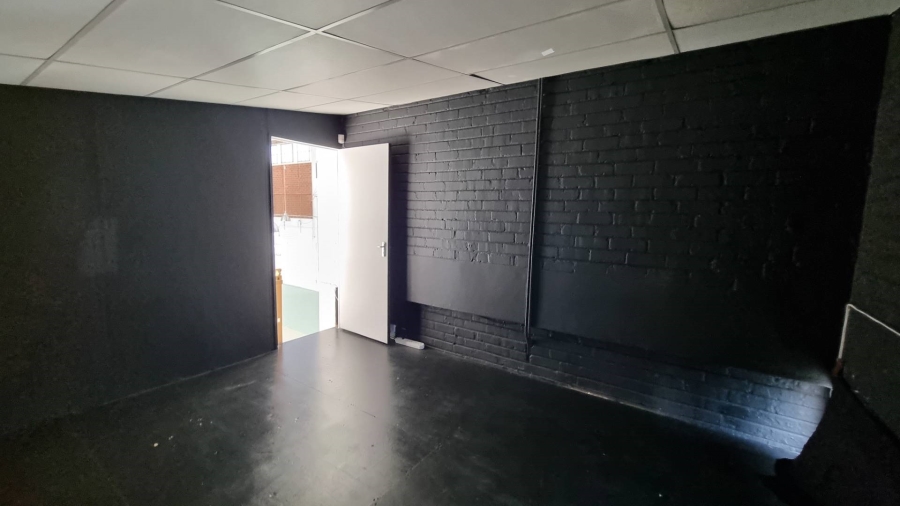 To Let Commercial Property for Rent in Woodstock Western Cape